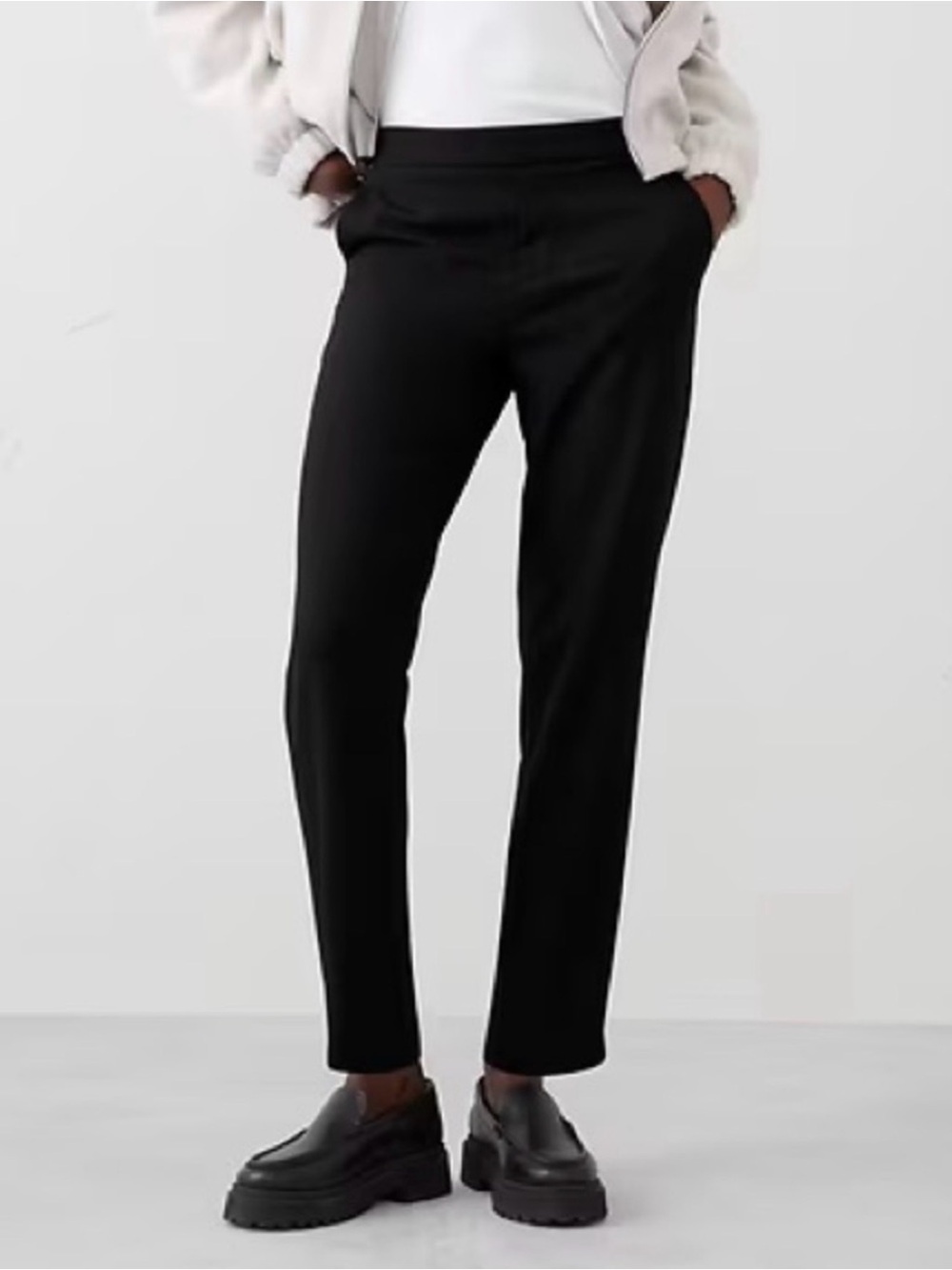 Banana Republic Hayden Pant. Black. Size 8. New with tags